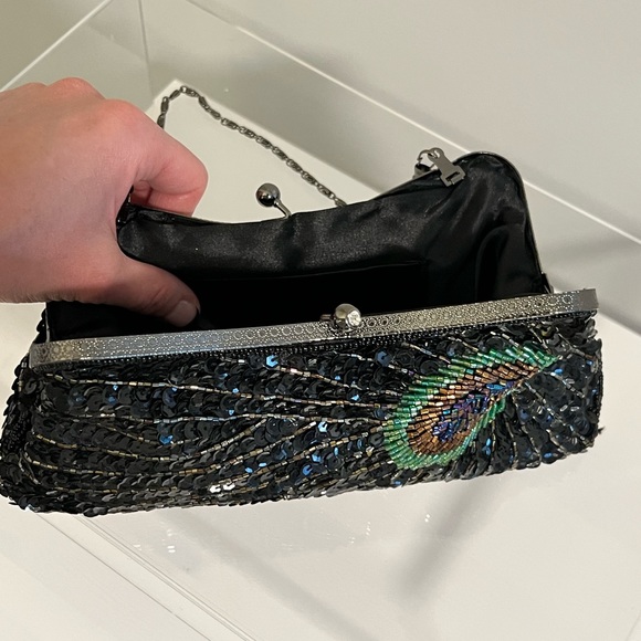 Beaded peacock feather clutch - Picture 5 of 6